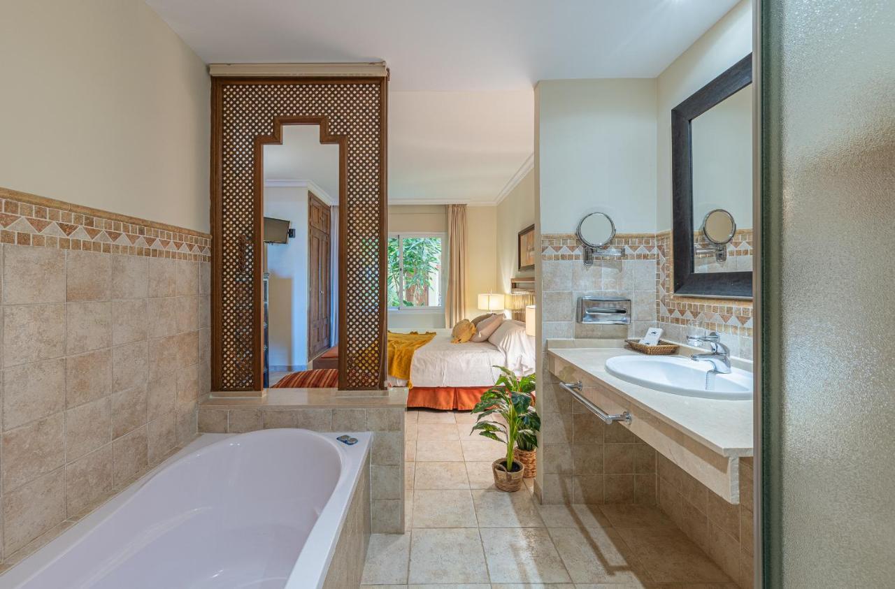 Mijas Costa, Apartment Near To Beach, Wyndham Malaga Bagian luar foto